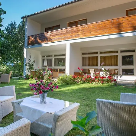 Gabriela Guest house *